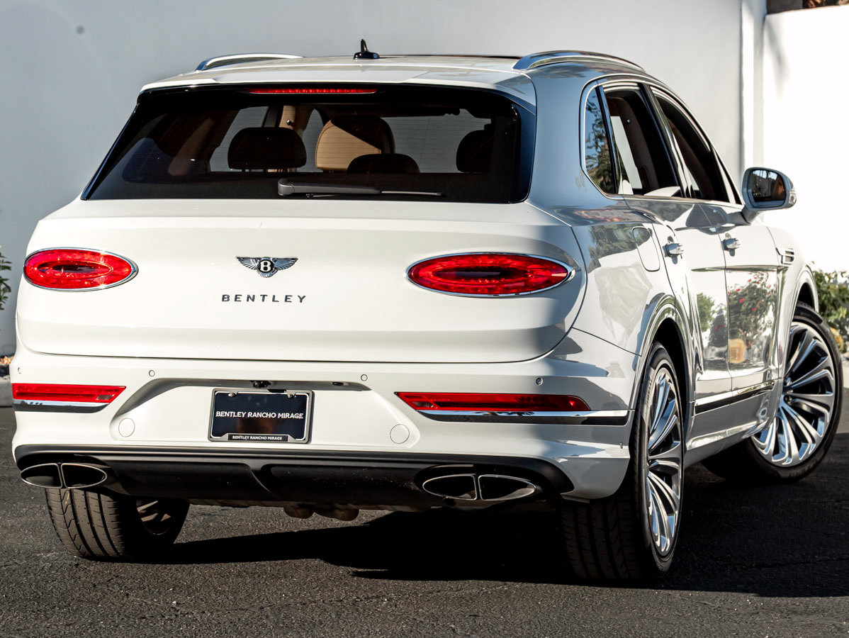 Used 2023 Bentley Bentayga AWD/4WD image 11