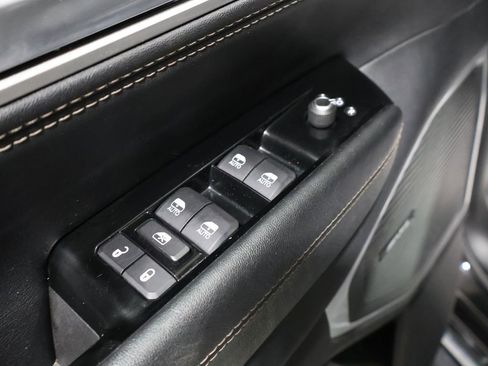 Certified 2024 Jeep Wagoneer L Series II w/ Flexible Seating Group image 14