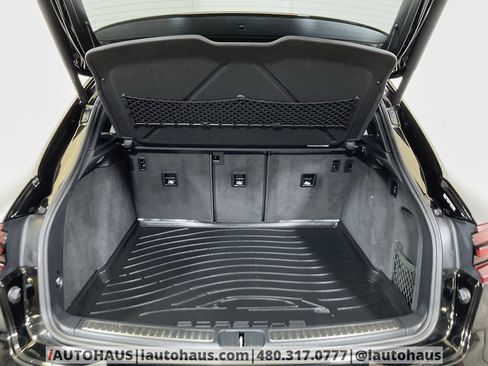 Used 2018 Porsche Macan Turbo w/ Premium Package Plus image 13