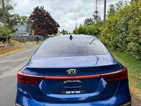 Used 2019 Kia Forte LXS FWD image 2