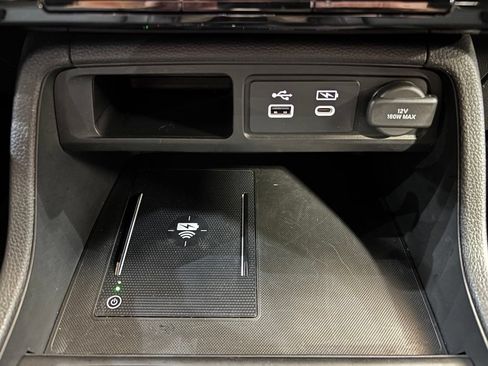 Used 2025 Honda Pilot TrailSport image 22