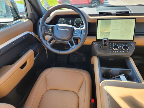 New 2026 Land Rover Defender 110 X-Dynamic SE AWD/4WD image 14