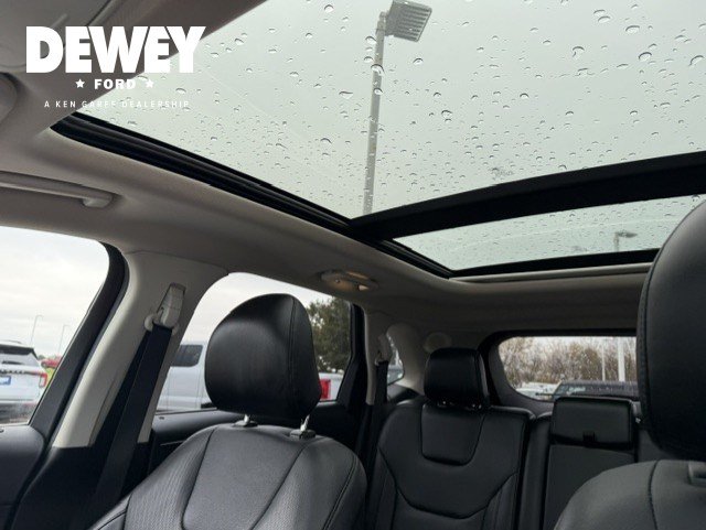 Used 2017 Ford Edge Titanium w/ Equipment Group 301A AWD/4WD image 20