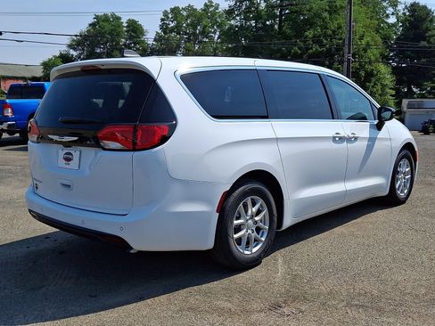 New 2027 Chrysler Pacifica LX FWD image 4