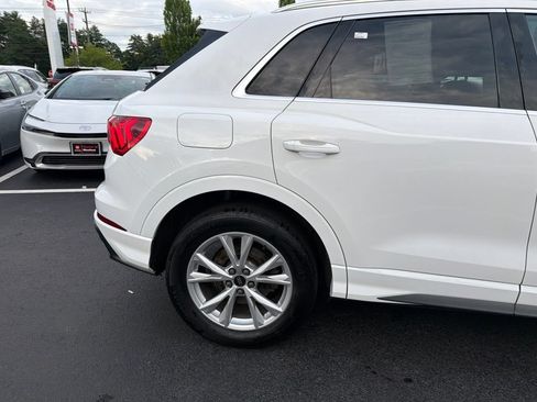 Used 2021 Audi Q3 2.0T Premium w/ Convenience Package AWD/4WD image 4