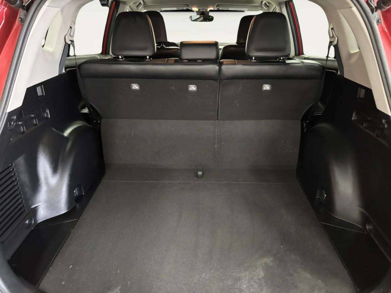 Used 2016 Toyota RAV4 Limited AWD/4WD image 6