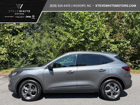 Used 2025 Ford Escape ST-Line AWD/4WD image 1