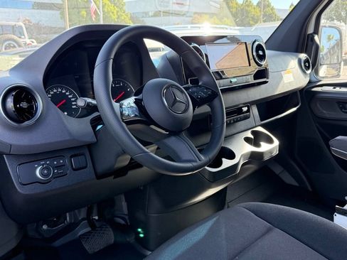 New 2026 Mercedes-Benz Sprinter 2500 image 9