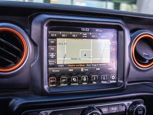 Used 2020 Jeep Gladiator Sport w/ Quick Order Package 24S image 16