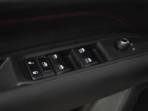 Used 2025 Jeep Compass Trailhawk AWD/4WD image 22