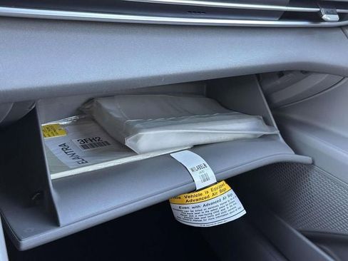 Used 2023 Hyundai Elantra SEL w/ Cargo Package image 32