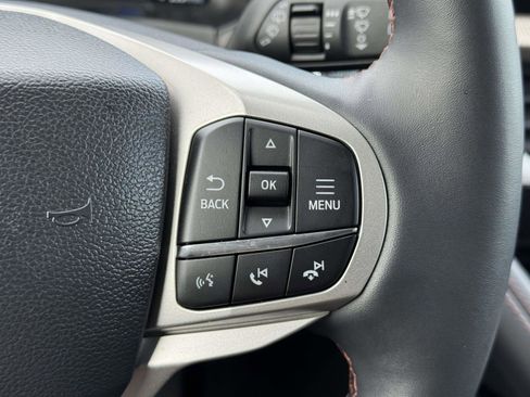 Used 2025 Ford Explorer Active image 21