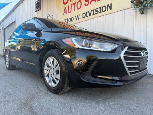 Used 2018 Hyundai Elantra SE FWD image 1