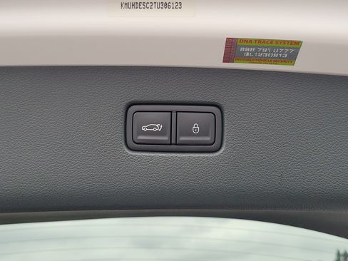 Certified 2026 Genesis GV80 3.5T Advanced AWD/4WD image 18