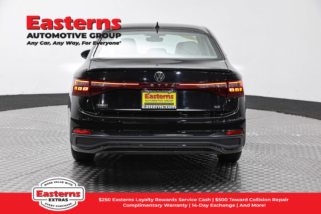 Used 2025 Volkswagen Jetta SE FWD image 7