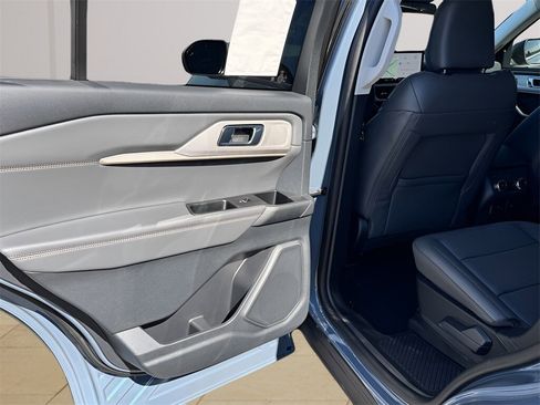 New 2025 Ford Explorer Active w/ Active Comfort Package image 32