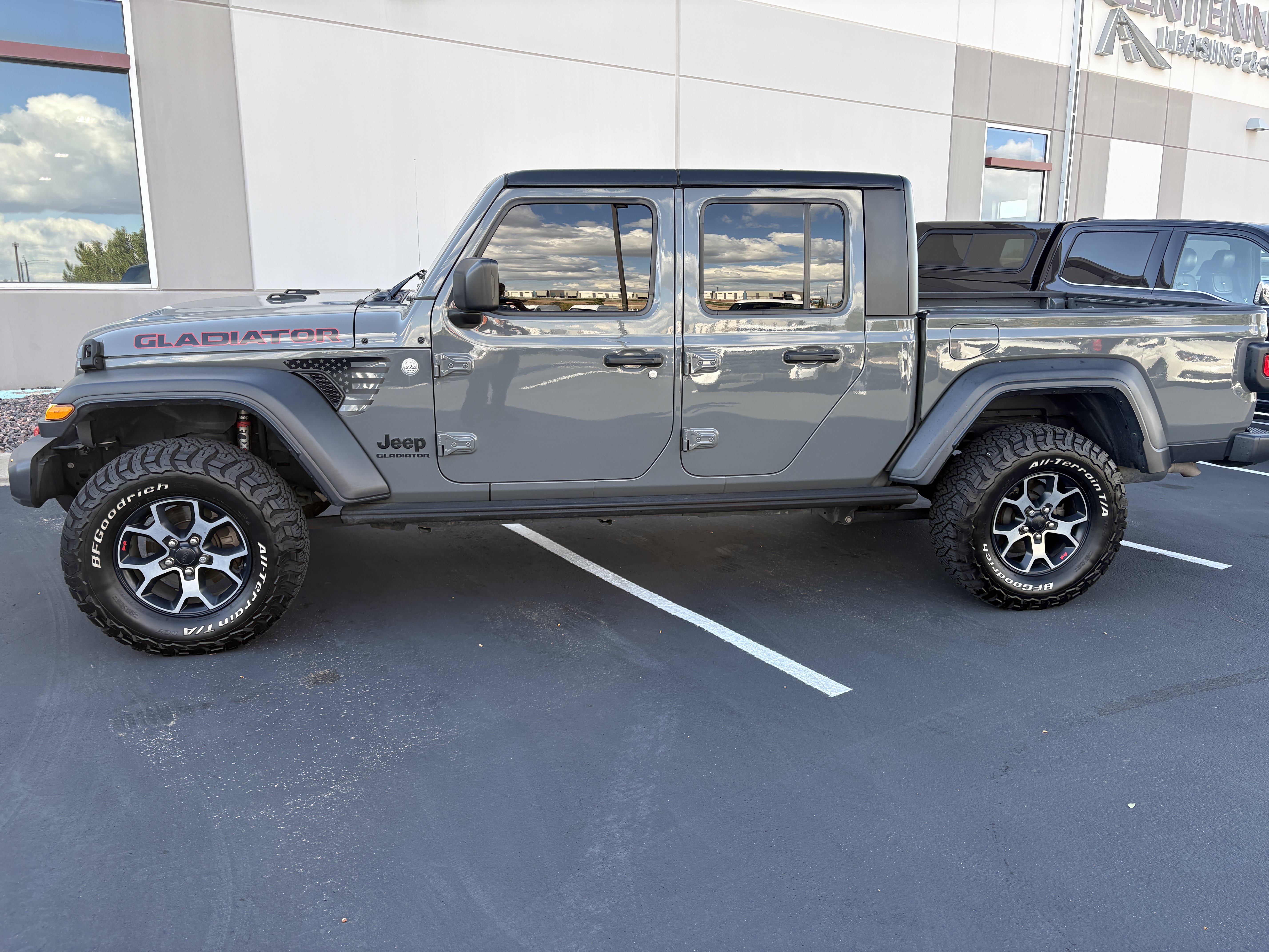 Used 2021 Jeep Gladiator Sport AWD/4WD image 3