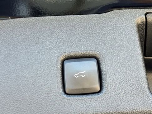 Certified 2021 Ford Escape SE w/ SE Sport Appearance Package image 16