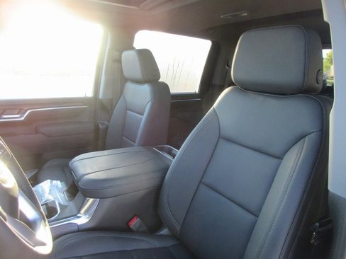 New 2026 GMC Sierra 2500 SLT w/ SLT Premium Package image 14