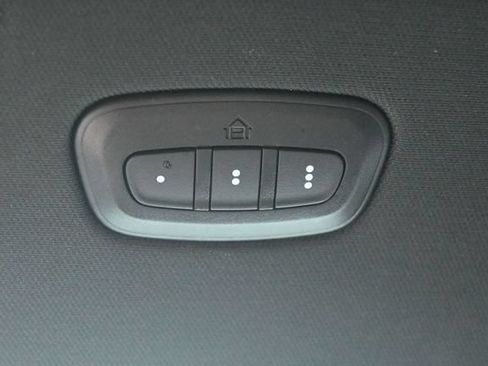 Used 2024 RAM 1500 Laramie AWD/4WD image 30