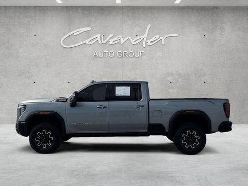 Used 2025 GMC Sierra 2500 AT4X image 13