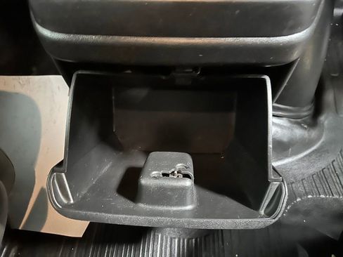 Used 2013 Chevrolet Express 1500 image 21