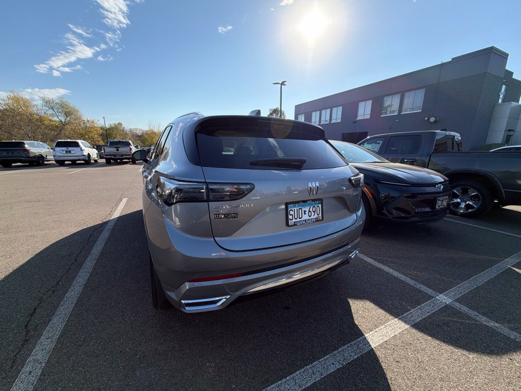 Used 2024 Buick Envision Avenir AWD/4WD image 31