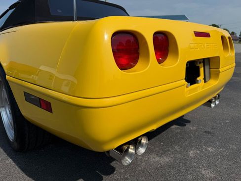 Used 1992 Chevrolet Corvette Coupe RWD image 24
