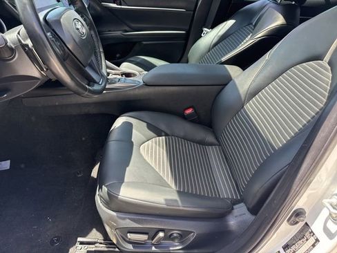 Used 2024 Toyota Camry SE w/ Cold Weather Package FWD image 10