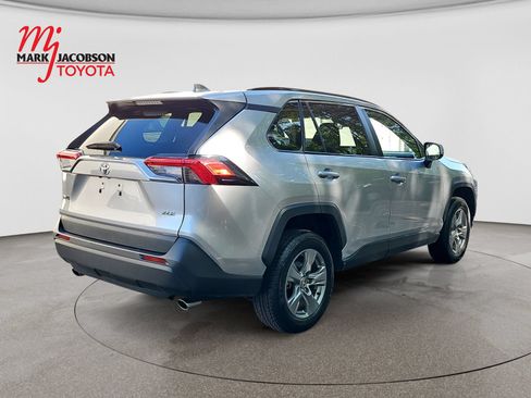 Used 2024 Toyota RAV4 XLE FWD image 9
