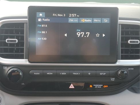 Used 2025 Hyundai Venue SEL FWD image 35