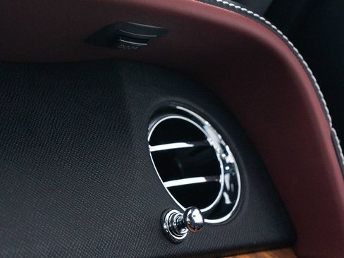 Certified 2023 Rolls-Royce Cullinan AWD/4WD image 49
