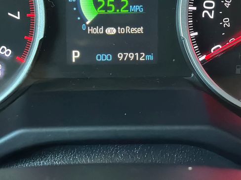 Used 2021 Toyota RAV4 XLE image 27