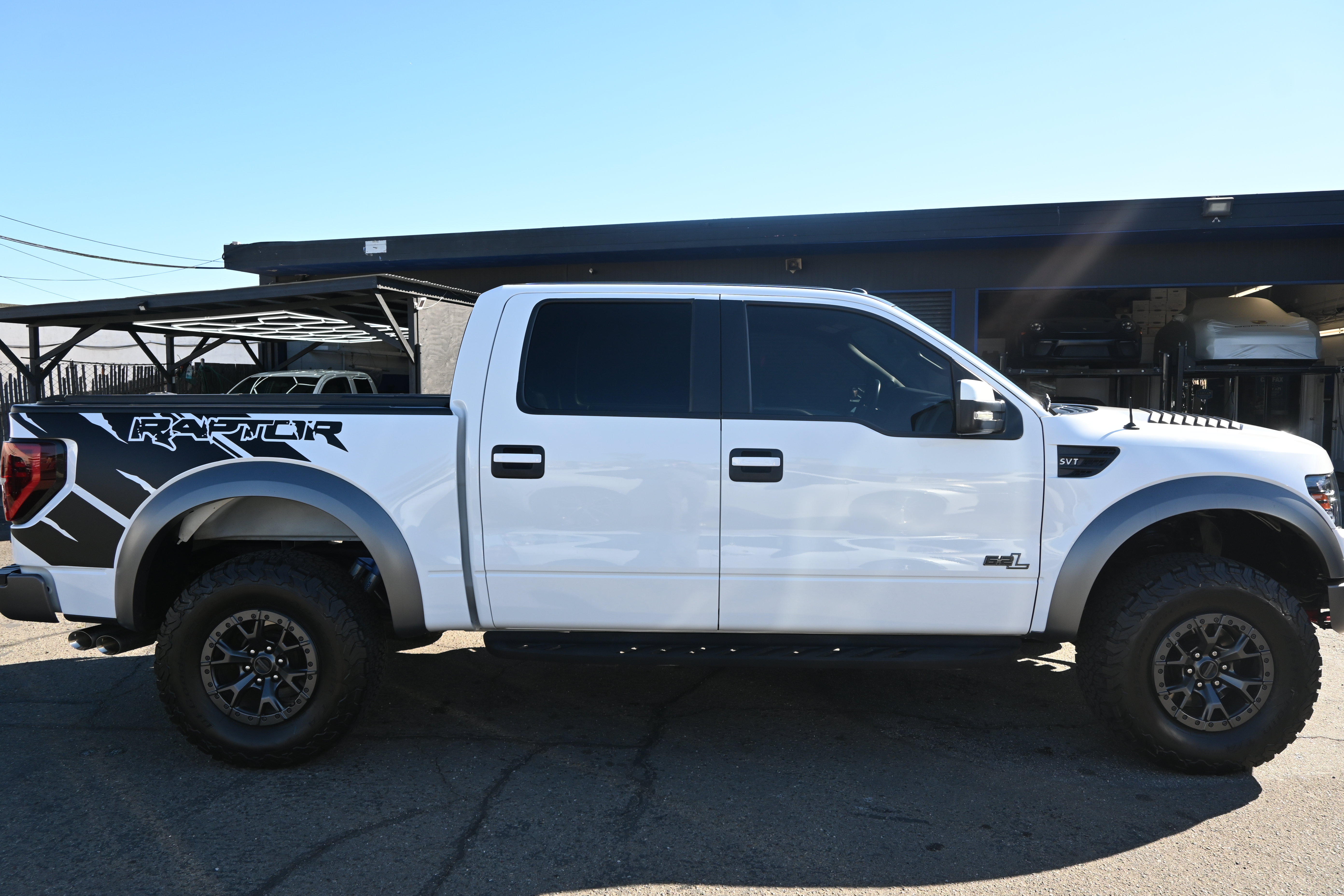 Used 2014 Ford F150 Raptor w/ Equipment Group 801A Luxury AWD/4WD image 14