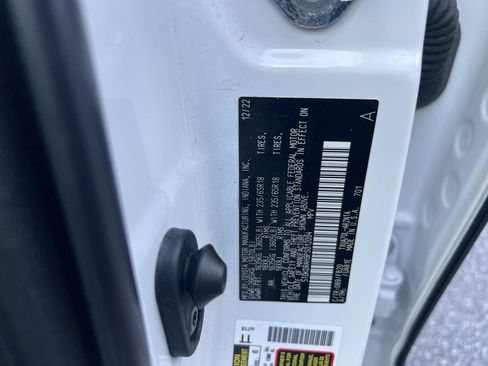 Used 2023 Toyota Highlander LE FWD image 36