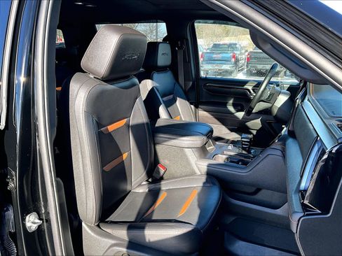 Used 2023 GMC Sierra 1500 AT4 w/ Technology Package image 11