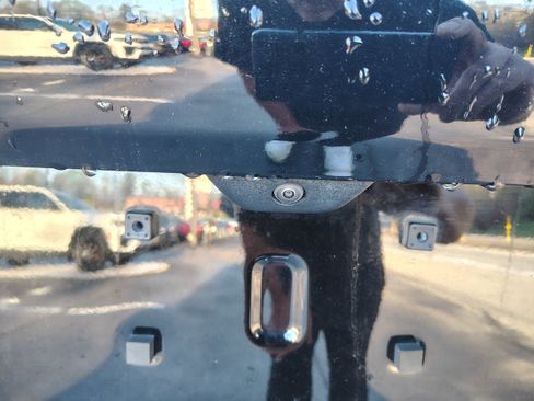 Used 2024 Jeep Grand Cherokee L Altitude image 9