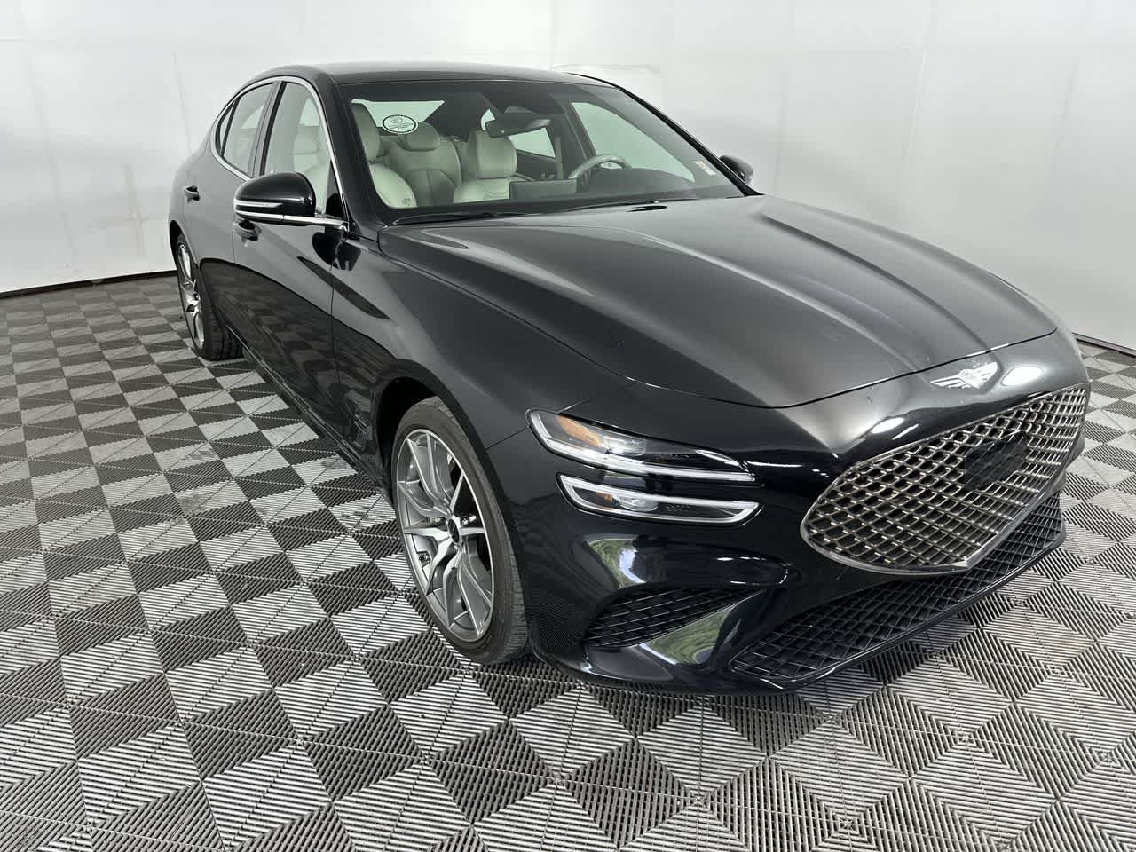 Used 2025 Genesis G70 2.5T RWD image 2