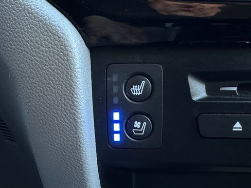 Used 2021 Honda Pilot Elite image 32