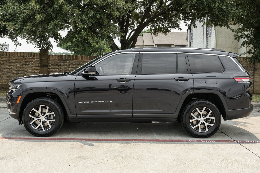Used 2023 Jeep Grand Cherokee L Limited w/ Luxury Tech Group II AWD/4WD image 20