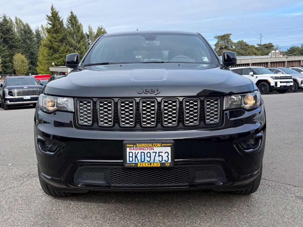 Used 2018 Jeep Grand Cherokee Altitude AWD/4WD image 2