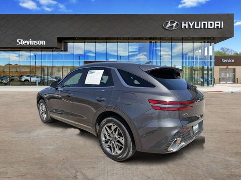 Used 2023 Genesis GV70 2.5T w/ Advanced Package image 3