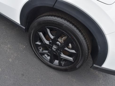 Certified 2024 Honda HR-V Sport image 11