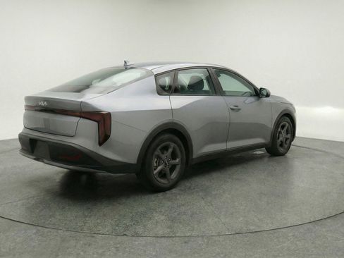 Used 2025 Kia K4 LXS image 9