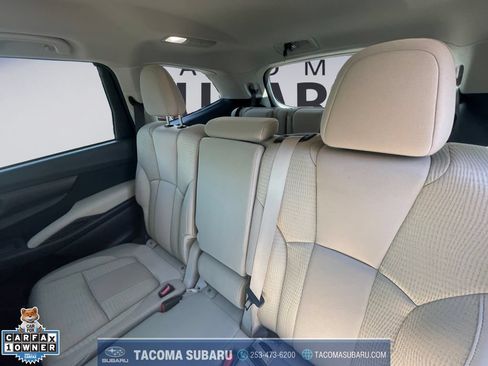 Used 2025 Subaru Ascent Premium AWD/4WD image 16