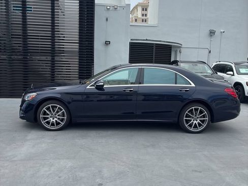 Used 2020 Mercedes-Benz S 560 Sedan image 2