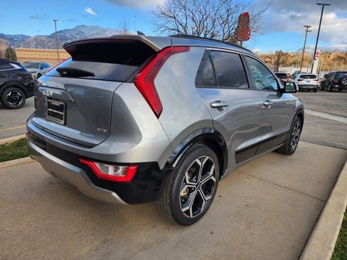Certified 2023 Kia Niro EX Touring image 5