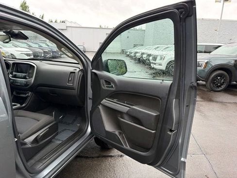 Used 2022 Chevrolet Colorado LT w/ Safety Package AWD/4WD image 16