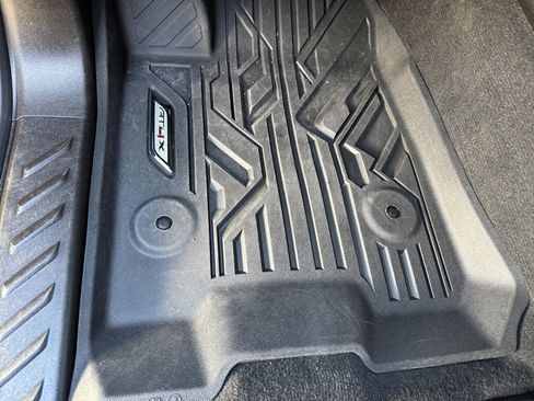 Used 2024 GMC Canyon AT4X image 17