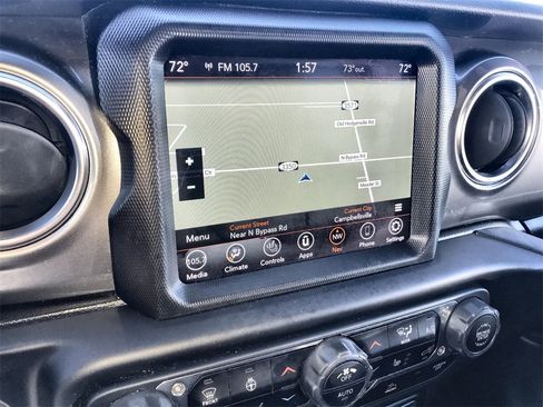 Used 2020 Jeep Gladiator Overland image 18